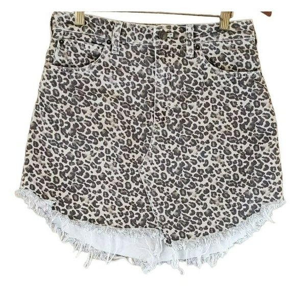Free the People We the Free Leopard Print Raw Hem Bailey Mini Skirt Size 27 - Picture 1 of 5